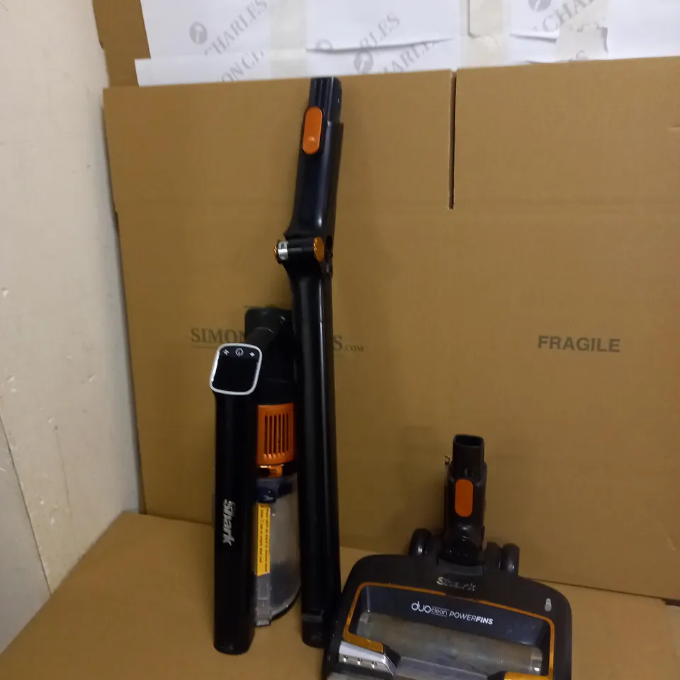 SHARK CORDLESS STICK VACUUM