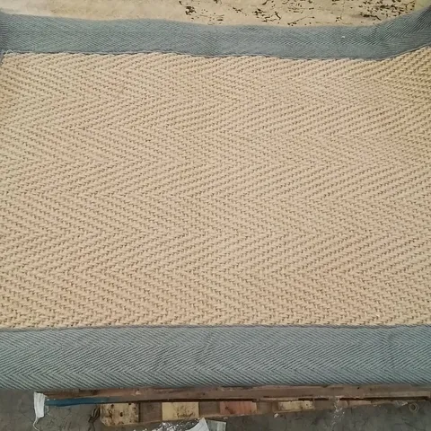 QUALITY DESIGNER AREA RUG - APPROXIMATELY 60X40CM