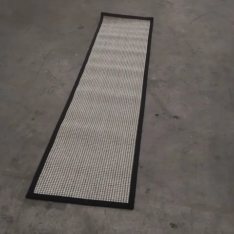 QUALITY DESIGNER AREA RUG - APPROXIMATELY 230 x 61cm