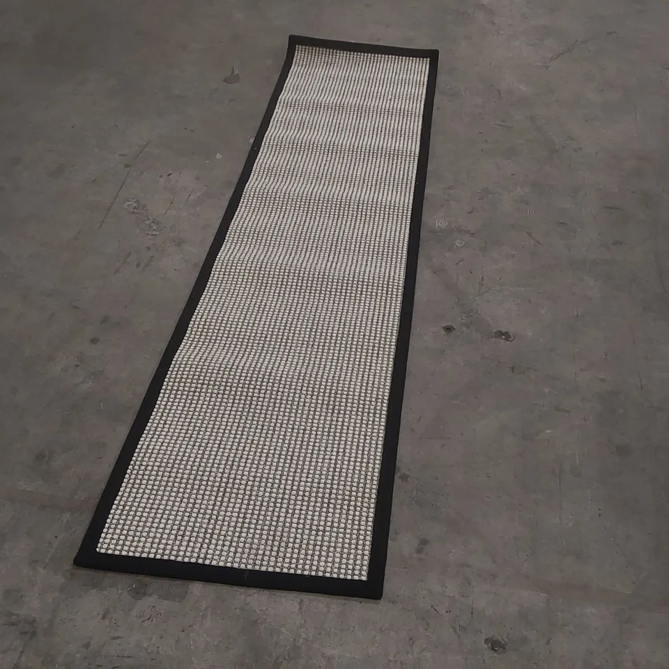 QUALITY DESIGNER AREA RUG - APPROXIMATELY 230 x 61cm