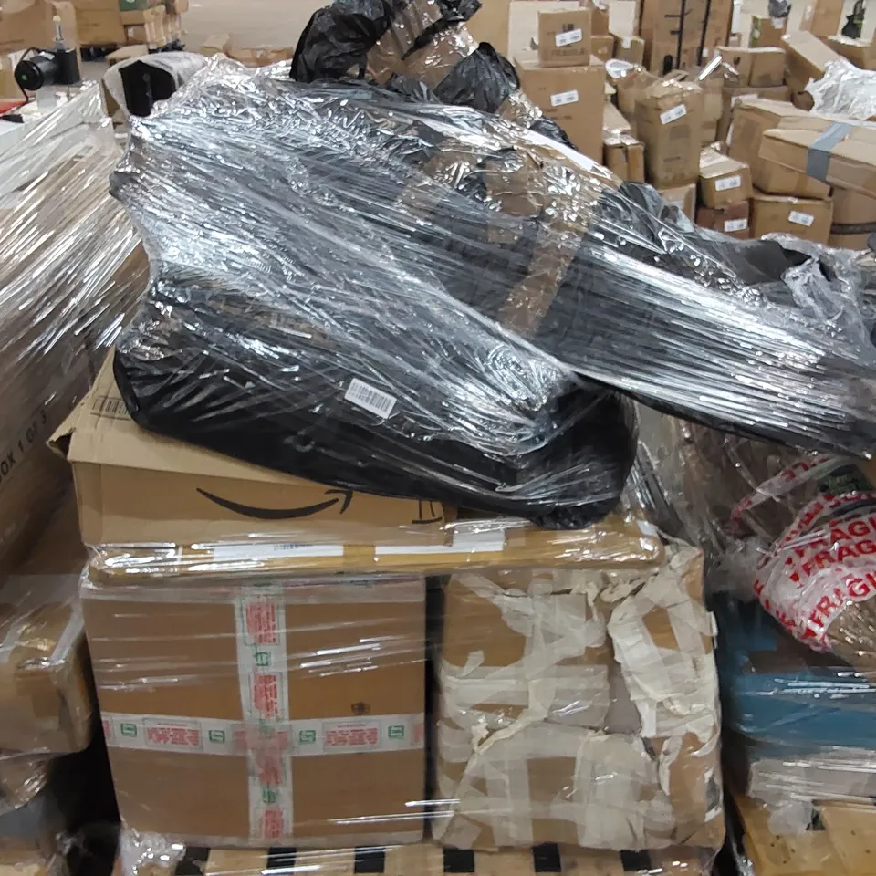 PALLET OF ASSORTED FURNITURE PARTS/CONSUMER PRODUCTS 