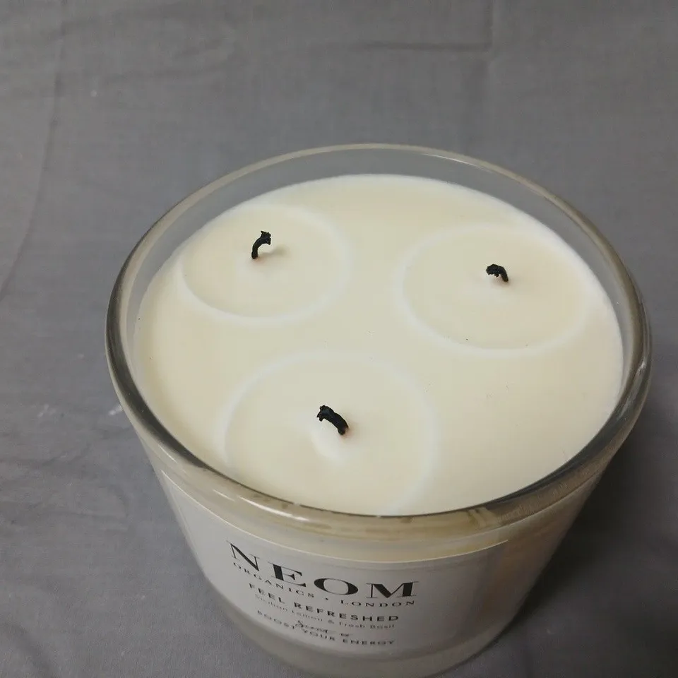 NEOM FEEL REFRESHED SCENTED CANDLE - SICILIAN LEMON & FRESH BASIL, 420G (BOXED)