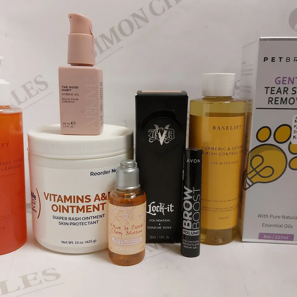 BOX OF APPROX 20 COSMETIC ITEMS TO INCLUDE PETBRIGHT GENTLE TEARSTAIN REMOVER, ARKIVE HYBRID OIL AND BASELIFT BLEMISH CONTROL TONER