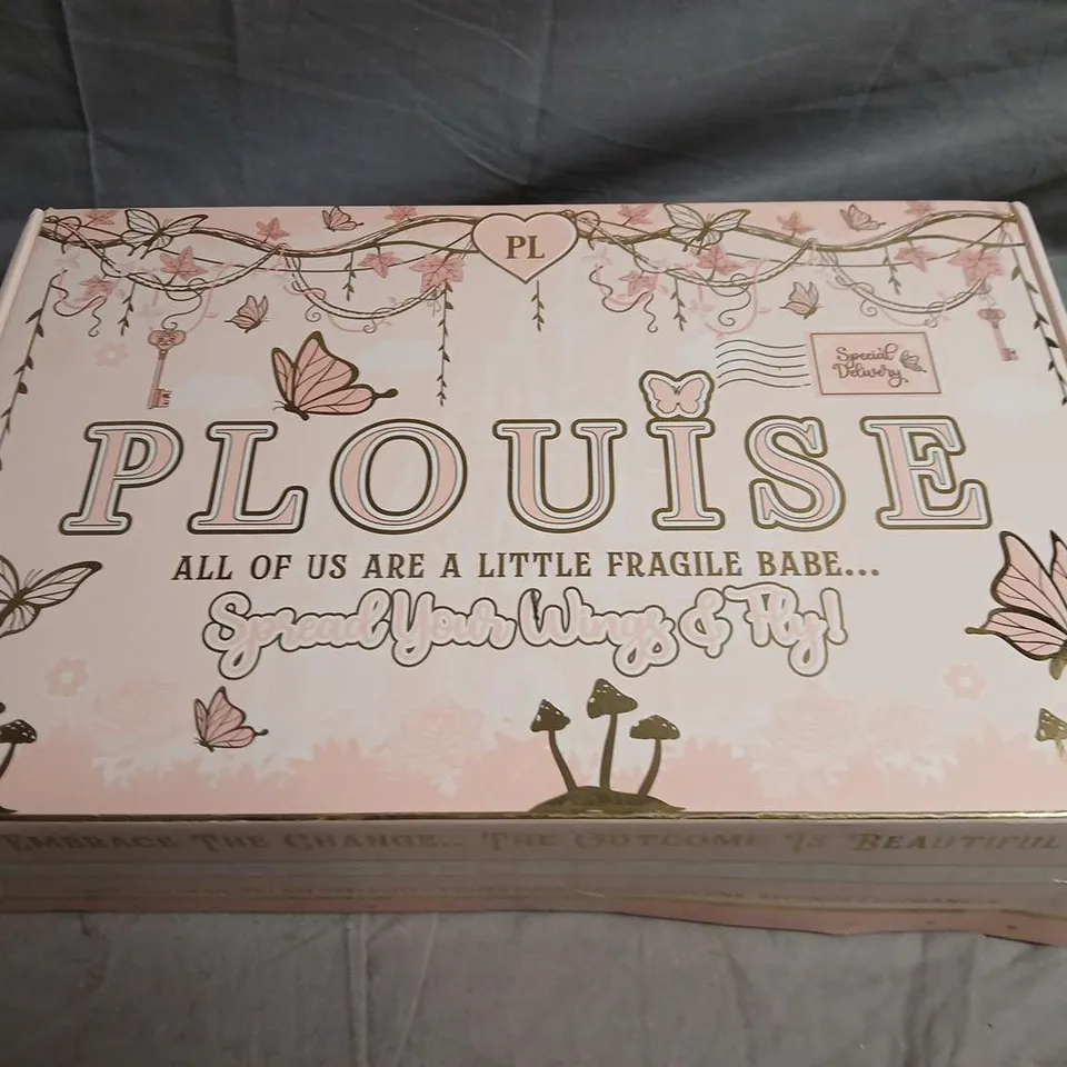 P. LOUISE BEAUTY GIFT SET 