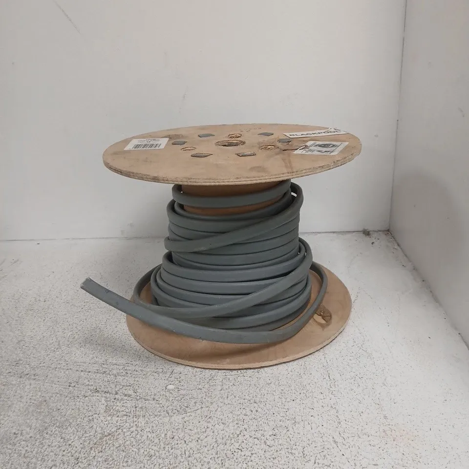 100m 2-core and earth electrical cable, grey, 6mm2, on wooden reel (looks used so cable will no longer be 100m)