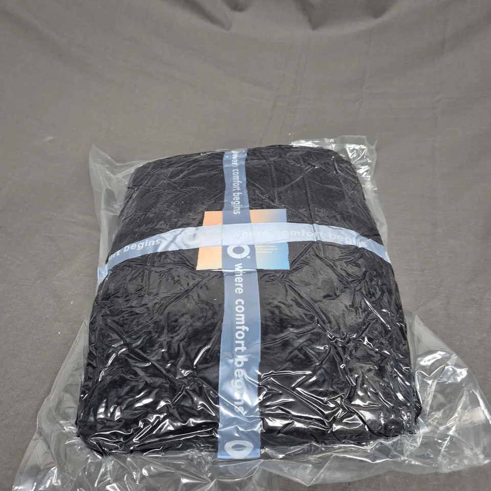 SEALED OODIE OVERSIZED HOODED BLANKET - BLACK