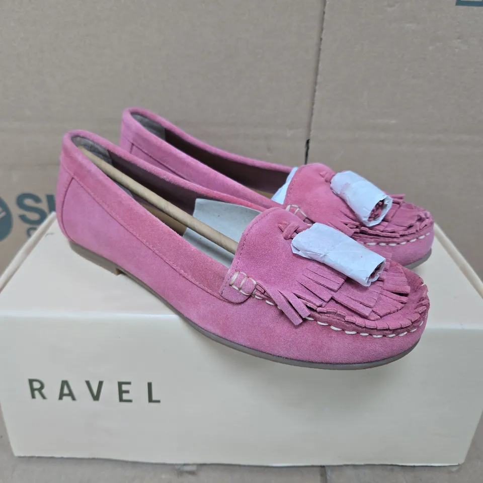 BOXED PAIR OF RAVEL ATLEY SHOES IN PINK SUEDE - UK 5