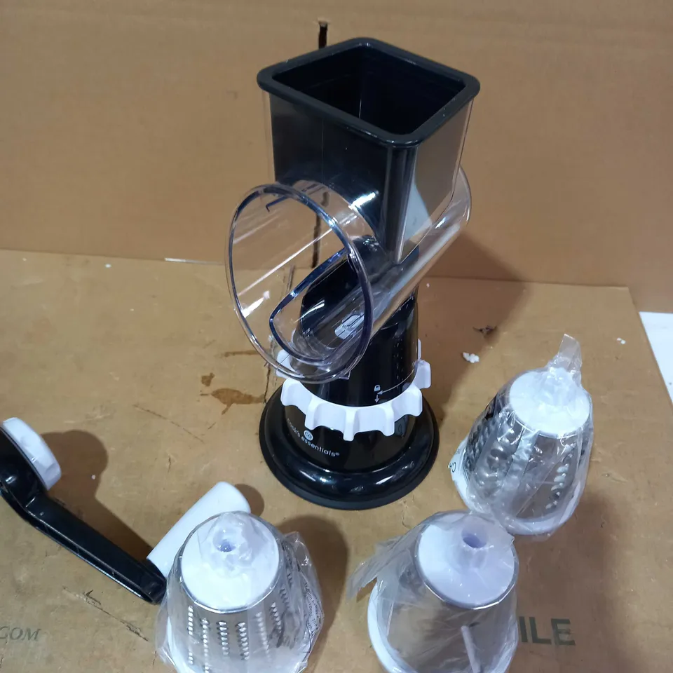 COOKS ESSENTIALS GRATRER AND SLICER