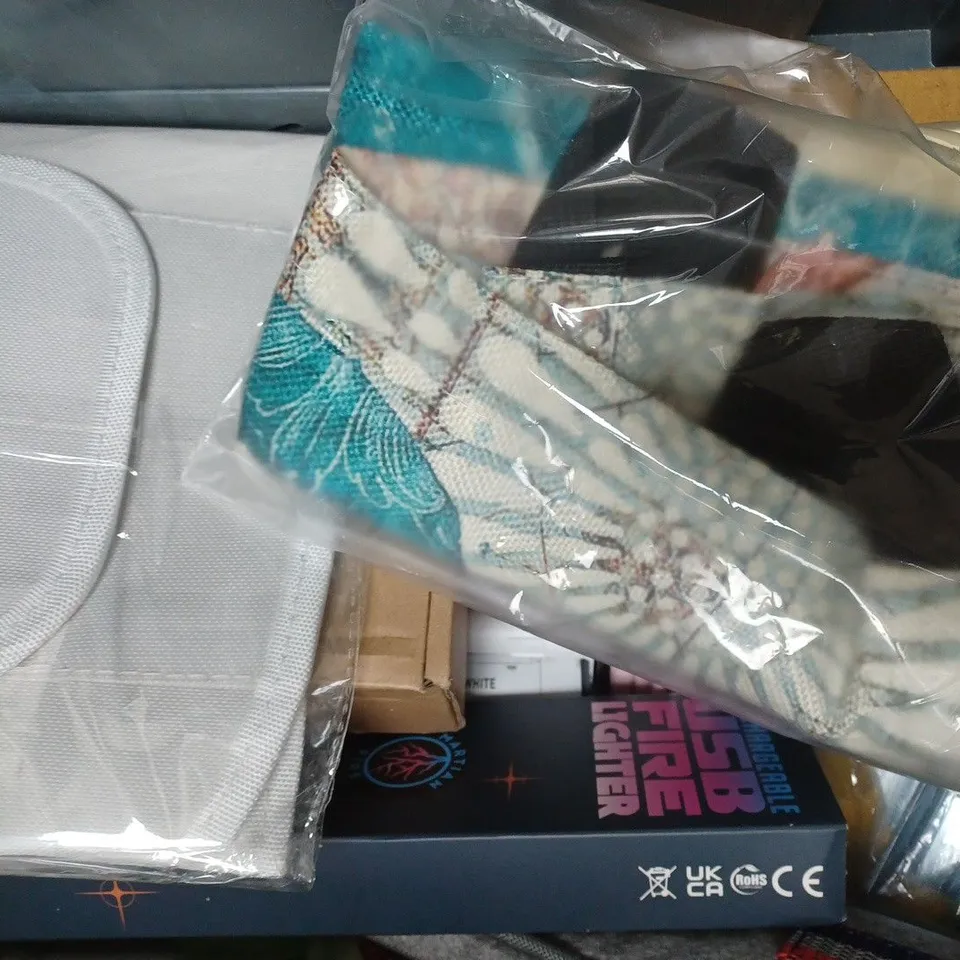 BOX OF APPROXIMATELY 10 ASSORTED ITEMS TO INCLUDE - MONEY BOX , DUAL USE SOLDER SUCTION , REED DIFFUSER FRESH COTTON ETC