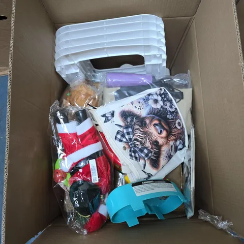 BOX OF APPROXIMATELY 10 ASSORTED ITEMS TO INCLUDE: GRYFFINDOR SCARF