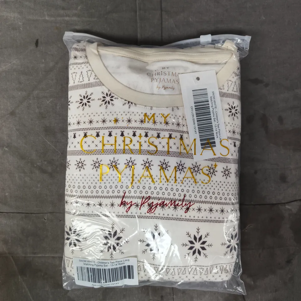 BAGGED SNOW WHITE CHILDREN'S TWO PIECE LONG MATCHING PYJAMA SET SIZE 13-14 YEARS