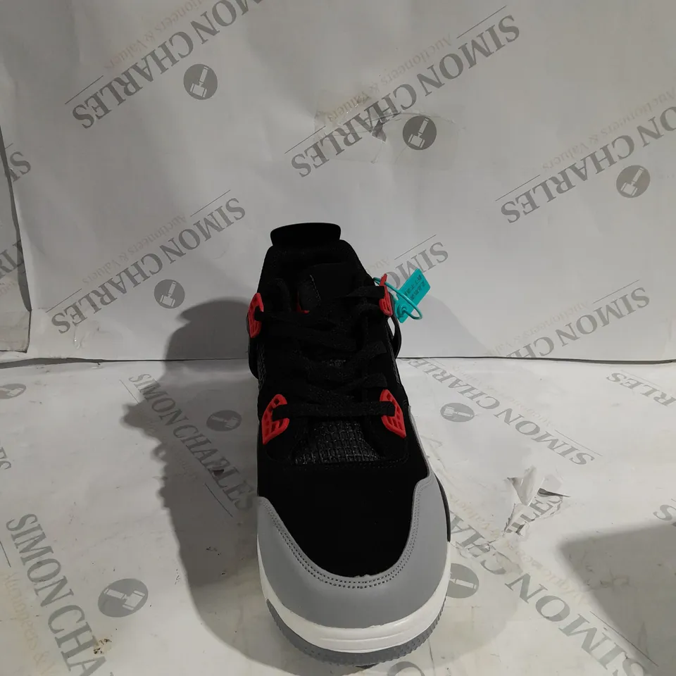 BLACK JORDAN 4'S SIZE 45