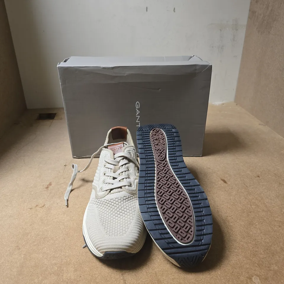 GANT KNIT RUNNER TRAINERS – WHITE/BEIGE - UK SIZE 8.5 