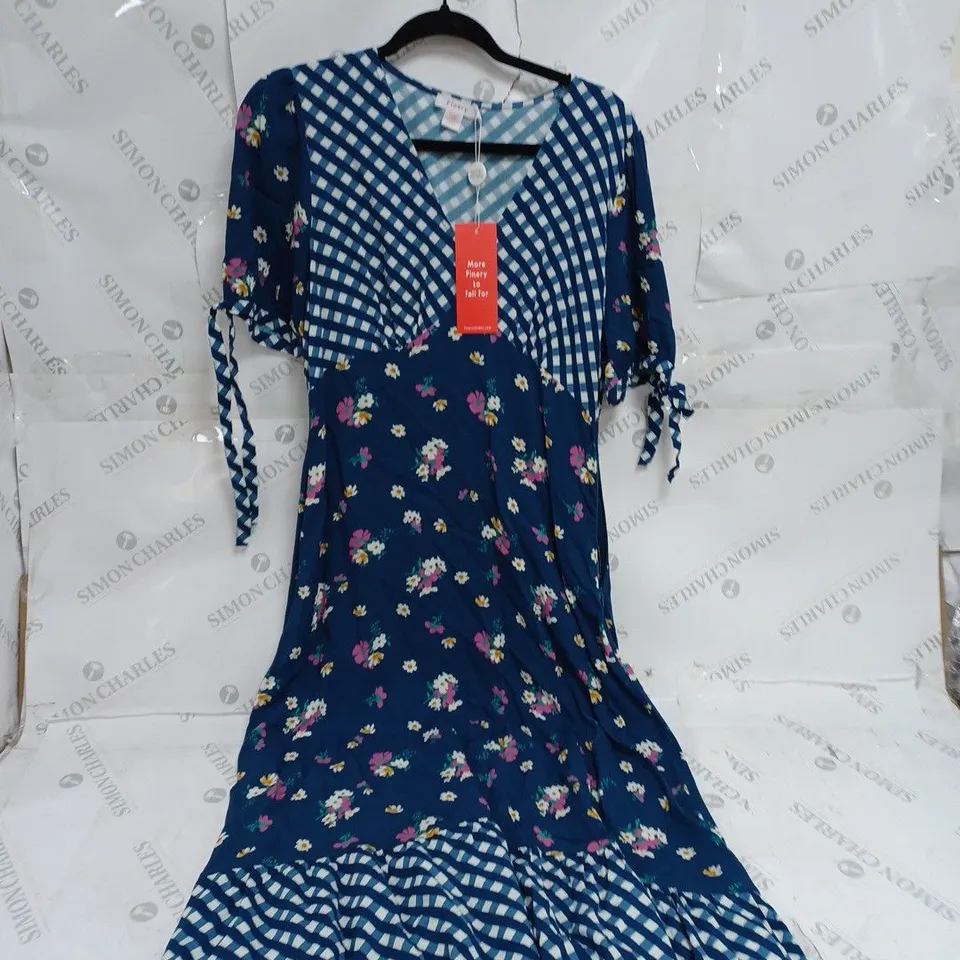 12 FINERY DETAILED DRESSES IN VARIOUS STYLES 