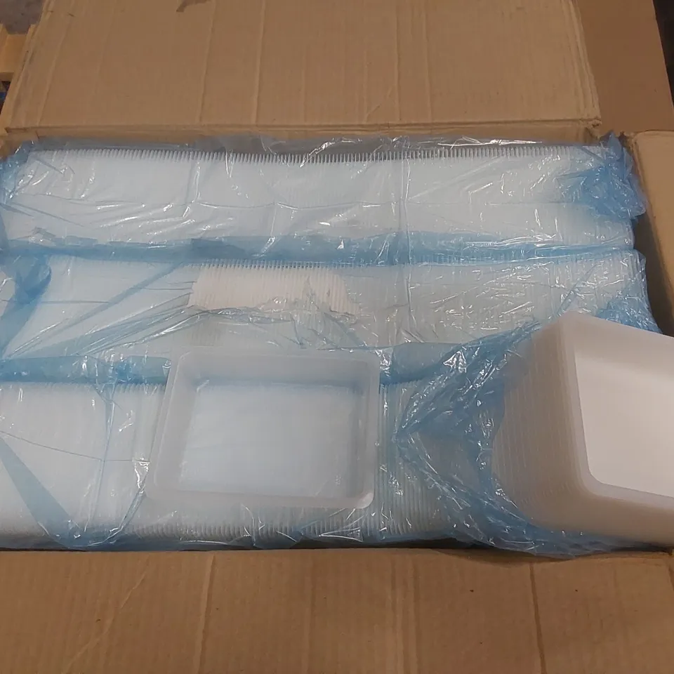 BOX CONTAINING A VERY LARGE QUANTITY OF BRAND NEW PLASTIC FOOD TRAYS