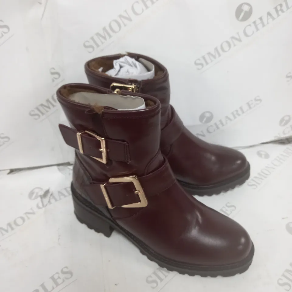 BOXED MODA IN PELLE CORNELIA BIKER BROWN SIZE 5