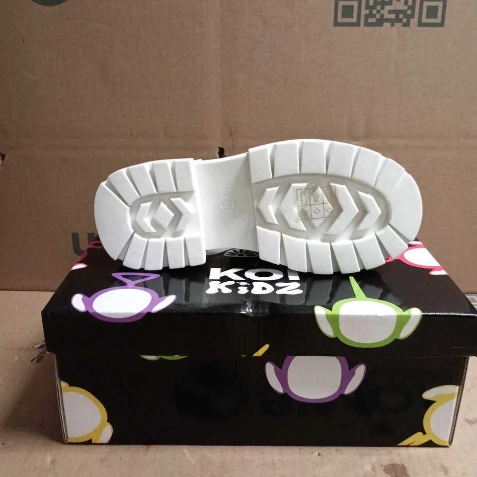 KOI KIDZ TELETUBBIES GLITTER TRUMPETS SANDALS WHITE MULTI SIZE 12