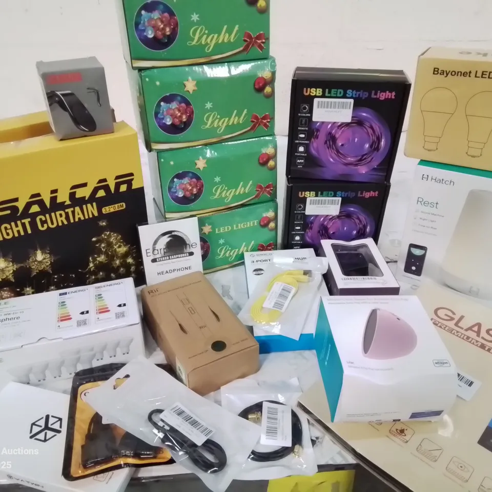 BOX CONTAINING LARGE AMOUNT OF BOXED ELECTRICAL ITEMS TO INCLUDE: EARPHONES, LED OCCASIONS LIGHTS, LED STRIP LIGHTS, SPOTLIGHTS, VARIOUS CHARGING CABLES AND LOTS MORE