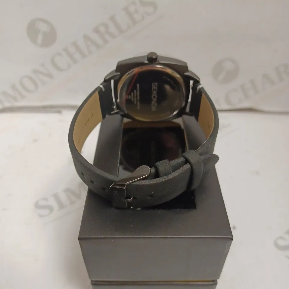 BOXED SEKONDA WATCH - STAINLESS STEEL BACK - LEATHER UPPER STRAP - JAPAN MOVEMENT - WATER RESISTANT 50M - DATE DIAL. 
