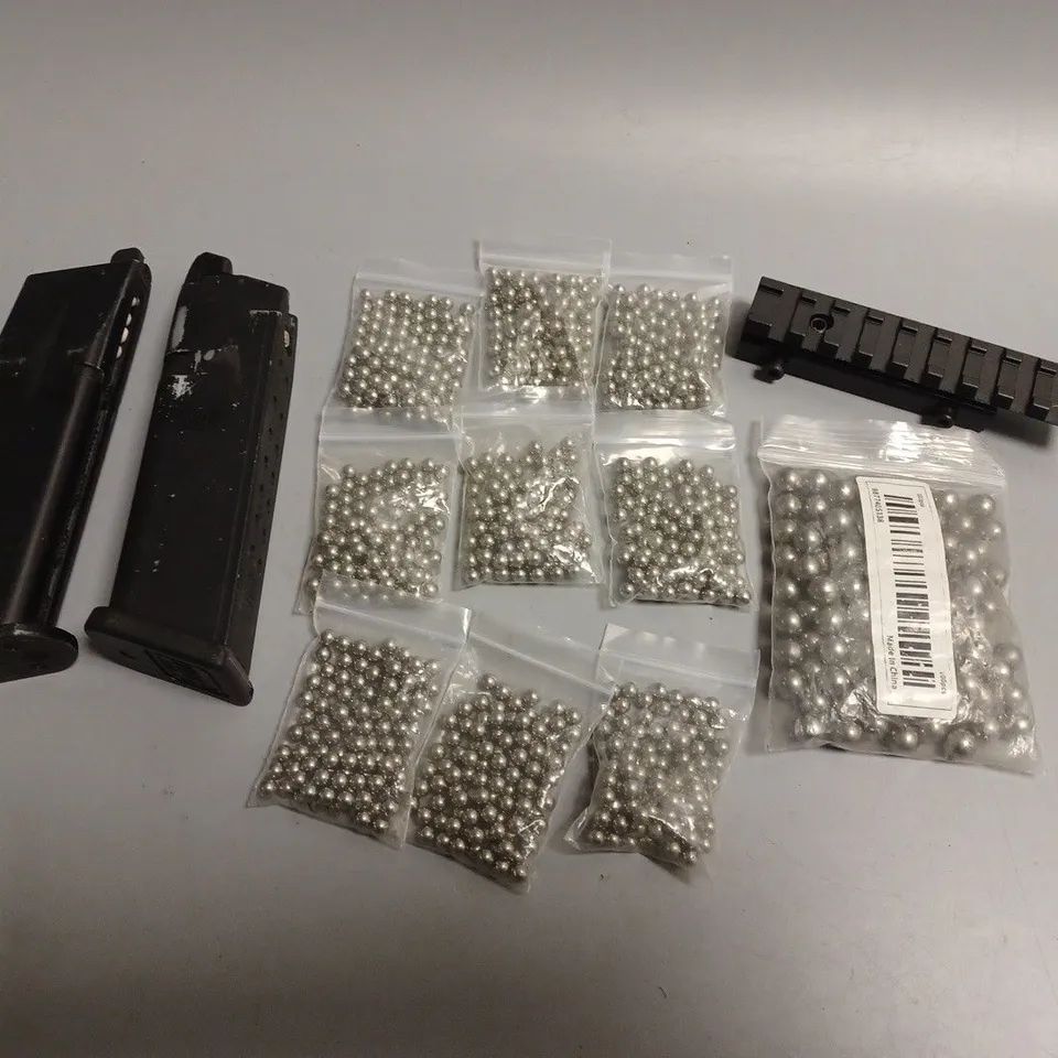 APPROXIMATELY 10 ASSORTED AIRSOFT ACCESSORIES TO INCLUDE BB'S, MAGAZINES & ATTACHMENT RAIL - COLLECTION ONLY 