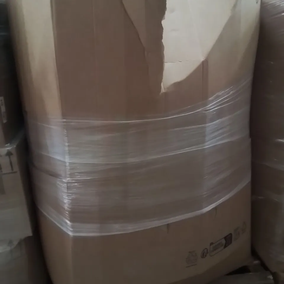 PALLET CONTAINING A LARGE QUANTITY OF PILLOWS 