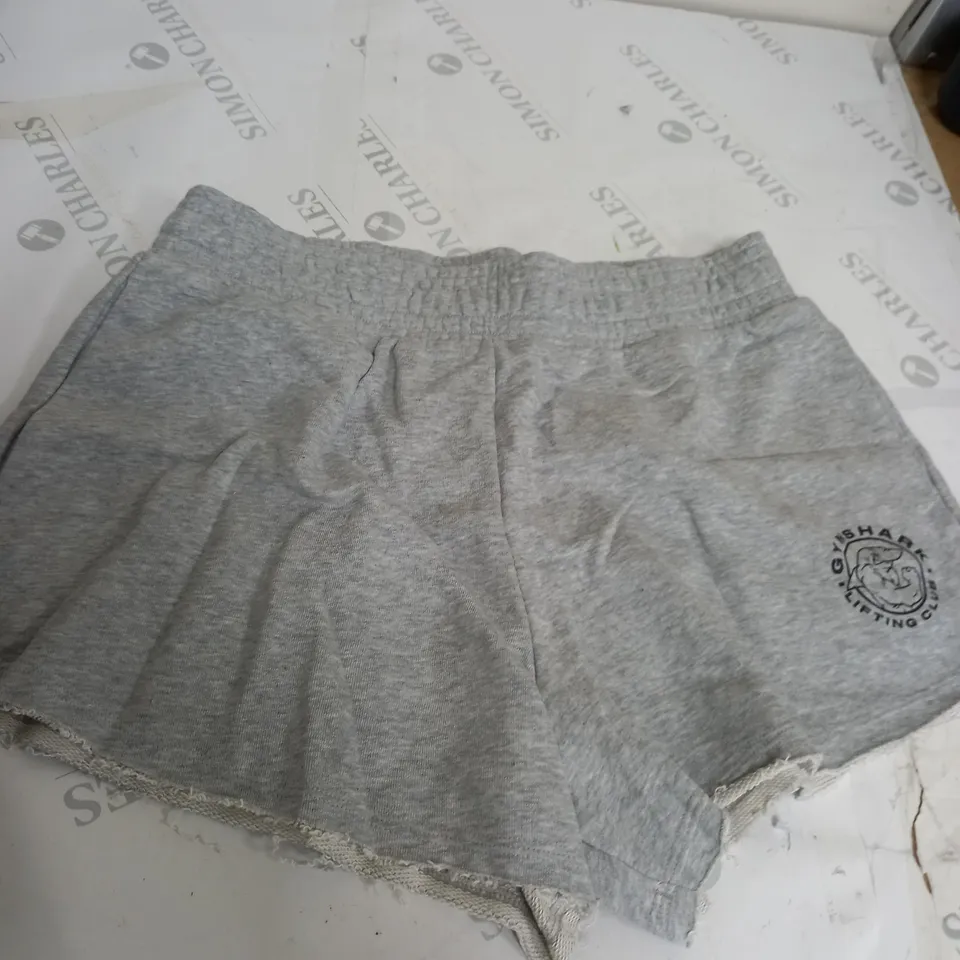 SMALL GYMSHARK SHORTS 