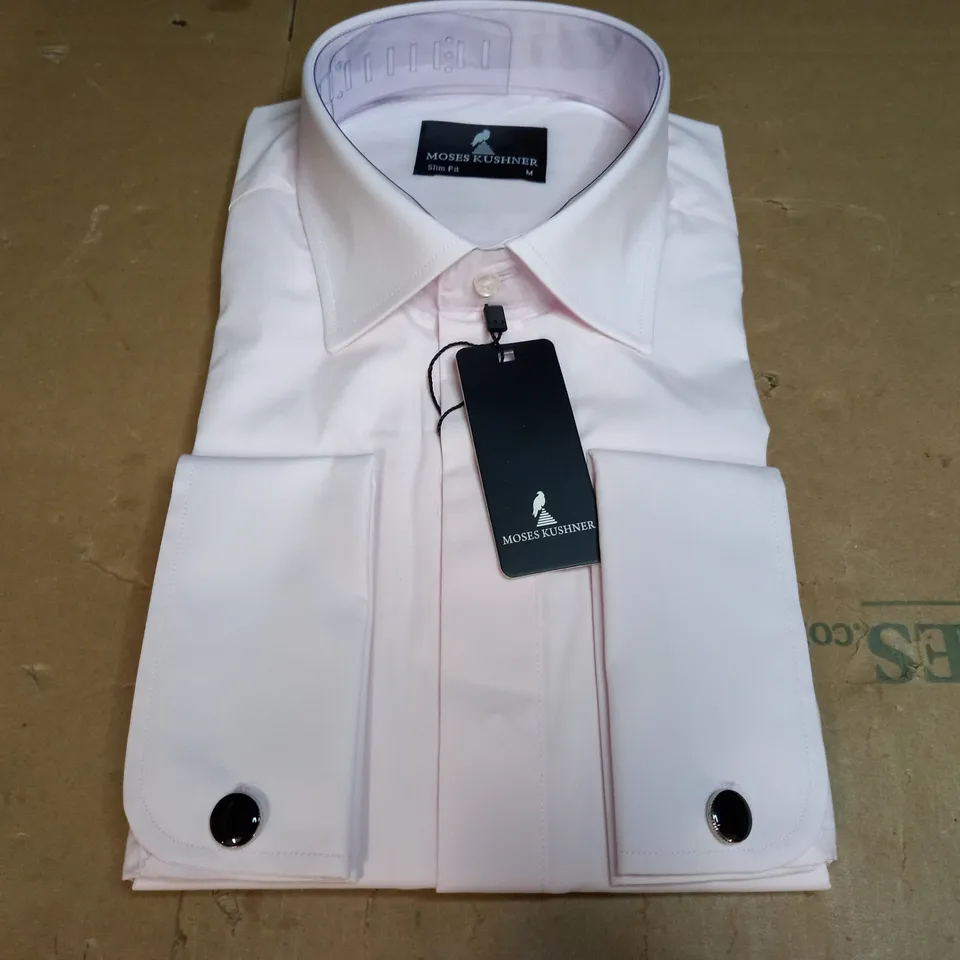 MOSES KUSHNER LOT OF 5 LONG SLEEVE SLIM FIT BUTTONED SHIRTS IN VARIOUS COLOURS AN SIZES - 3 LIGHT BLUE MEDIUM, 1 LIGHT BLUE XL, 1 LIGHT PINK MEDIUM