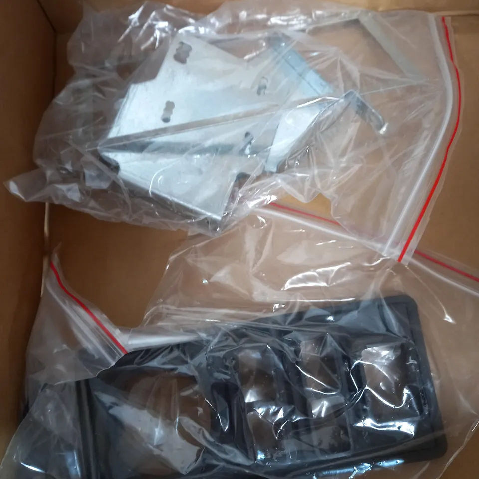 LAND ROVER STEREO DOUBLE DIN DASH KIT CENTER CONSOLE 