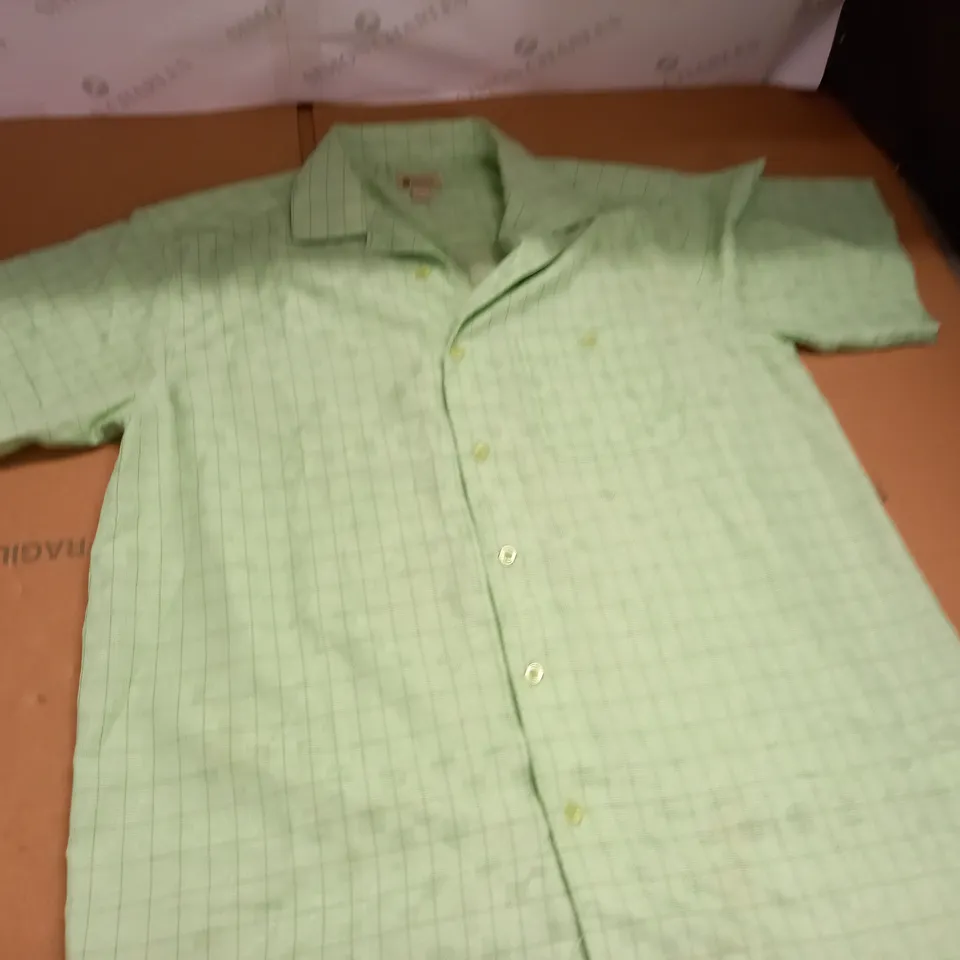 HAGGAR CLOTHING GREEN SS SHIRT - L
