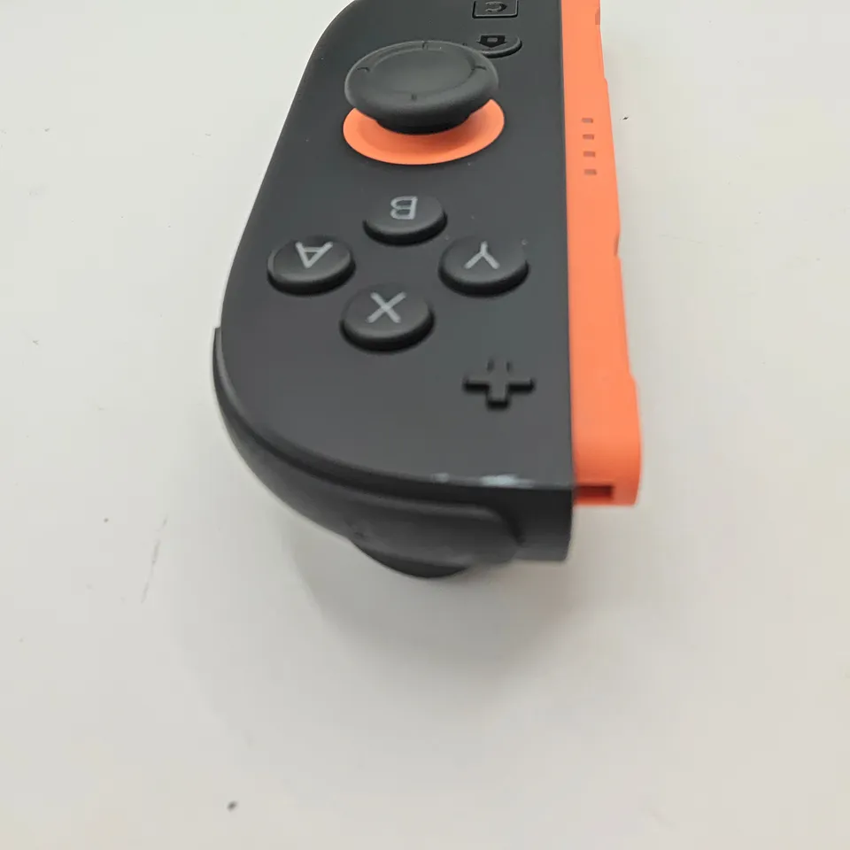 NINTENDO SWITCH 2 HANDHELD GAMES CONSOLE WITH ACCESSORIES AND ALL-IN-ONE CARRY CASE AND 1 GAME