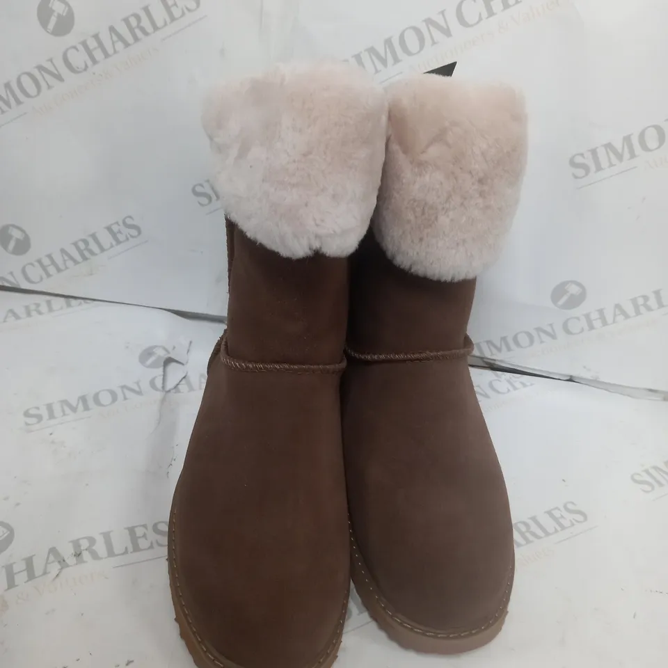 BOXED EMU AUSTRALIA BROWN BOOTS SIZE 5