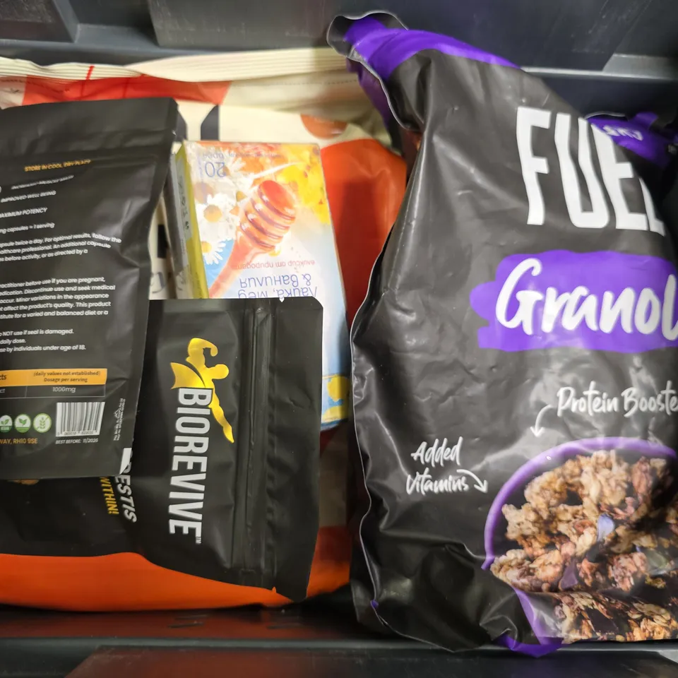 APPROXIMATELY 8 ASSORTED FOOD ITEMS TO INCLUDE - MY PROTEIN IMPACT WHEY PROTEIN WHITE CHOCOLATE , GRANO MILANO RICCO , YEAST FLAKES ETC