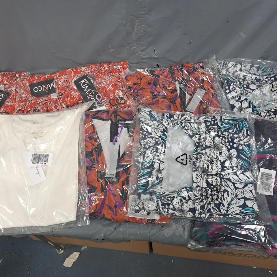 BOX OF APPROXIMATELY 6 ASSORTED BAGGED PIECES OF CLOTHING IN VARIOUS STYLES, SIZES, AND BRANDS 