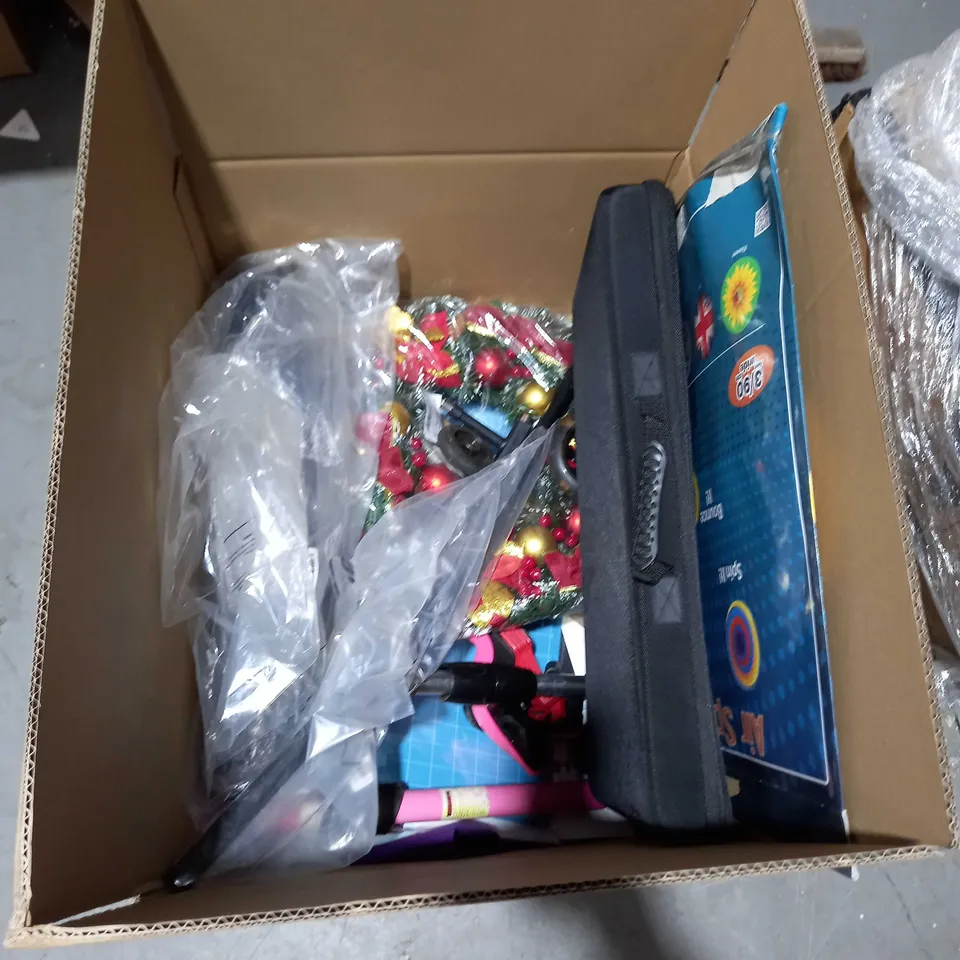 LOT OF APPROX 10 ITEMS TOO INCLUDE COMPUTER SCREEN PROTECTORS , BAGS AND PARTS OF A SCOOTER 