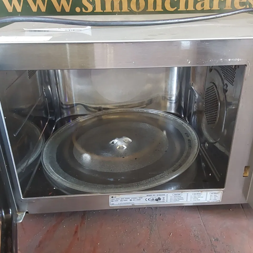 LG WAVEDOM 900W MICROWAVE OVEN