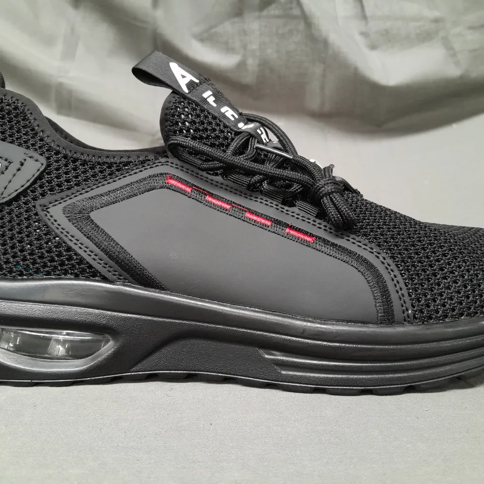BOXED PAIR OF FASHION SAFETY SHOES IN BLACK SIZE 9
