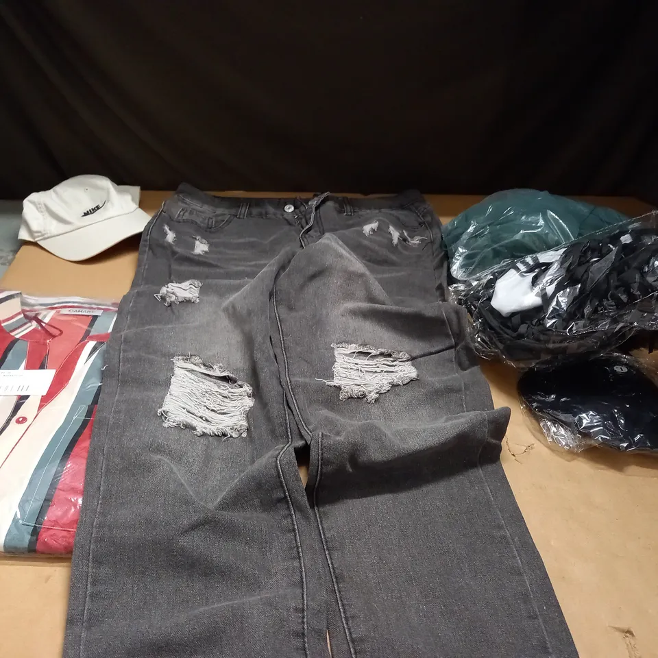 BOX OF ASSORTED CLOTHING TO INCLUDE STRIPE MIDI DRESS, A PAIR OF FADED JEANS AND A NIKE CRAP