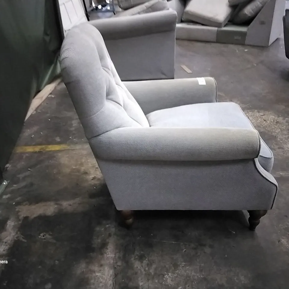 QUALITY DESIGNER OCASIONAL CHAIR BUTTON BACK LIGHT GRAY FABRIC