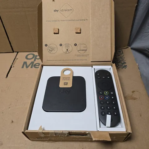 SKY STREAM STREAMING BOX WITH REMOTE BOXED