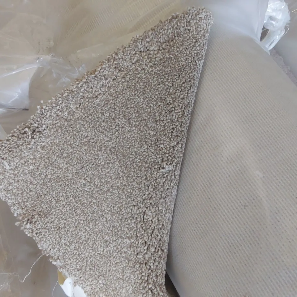 ROLL OF QUALITY FIRST IMPRESSIONS FRESH CARPET - APPROXIMATELY 3 x 4m