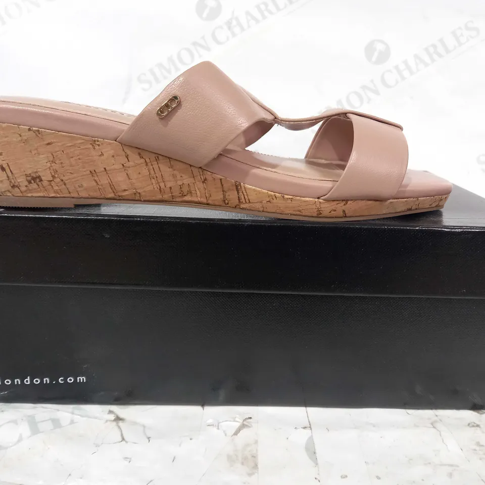 BOXED PAIR OF DUNE LONDON LOW WEDGE SANDALS IN PINK EU SIZE 37