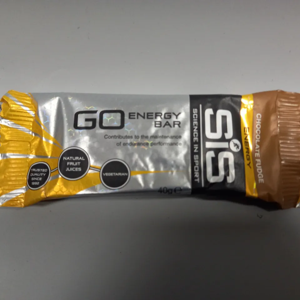 APPROXIMATELY 25 SIS ENERGY GO ENERGY BARS - CHOCOLATE FUDGE 