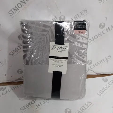 SLEEPDOWN FINEST LUXURIOUS JACQUARD VELVET CUFF DUVET SET KING SIZE