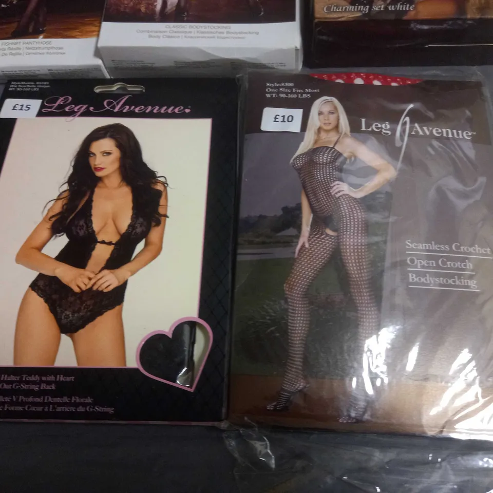 LOT OF 5 ASSORTED BOXED WOMENS LINGERIE ITEMS IN VARIOUS SIZES - 2x queen size, 2x one size and 1x l/xl