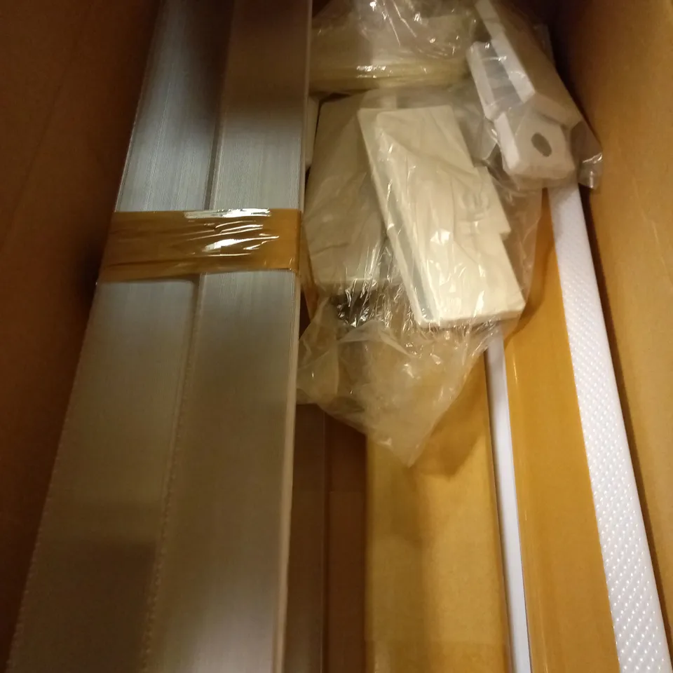 LOT OF ASSORTED ITEMS TOO INCLUDE 3 FITGERALD DIFFUSERS ,3 LIGHT DIFFUSERS .18W TWIN FITTING ,240V LED FITTING AND 3 TRIANGLE DOWN LIGHTS 