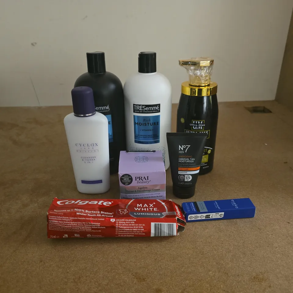 TOTE OF APPROXIMATELY 20 ASSORTED COSMETIC ITEMS TO INCLUDE TRESEMME, ULTRA MAX PARIS BODY LOTION, NO7 MEN, PRAI BEAUTY AGELESS CREME, COLGATE MAX WHITE, EYEKO LASH ALERT MASCARA ETC