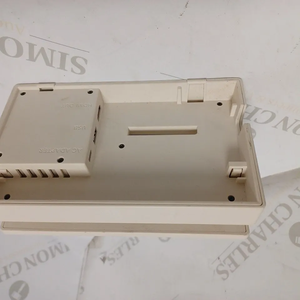 NINTENDO SWITCH CHARGING DOCK + PLUG