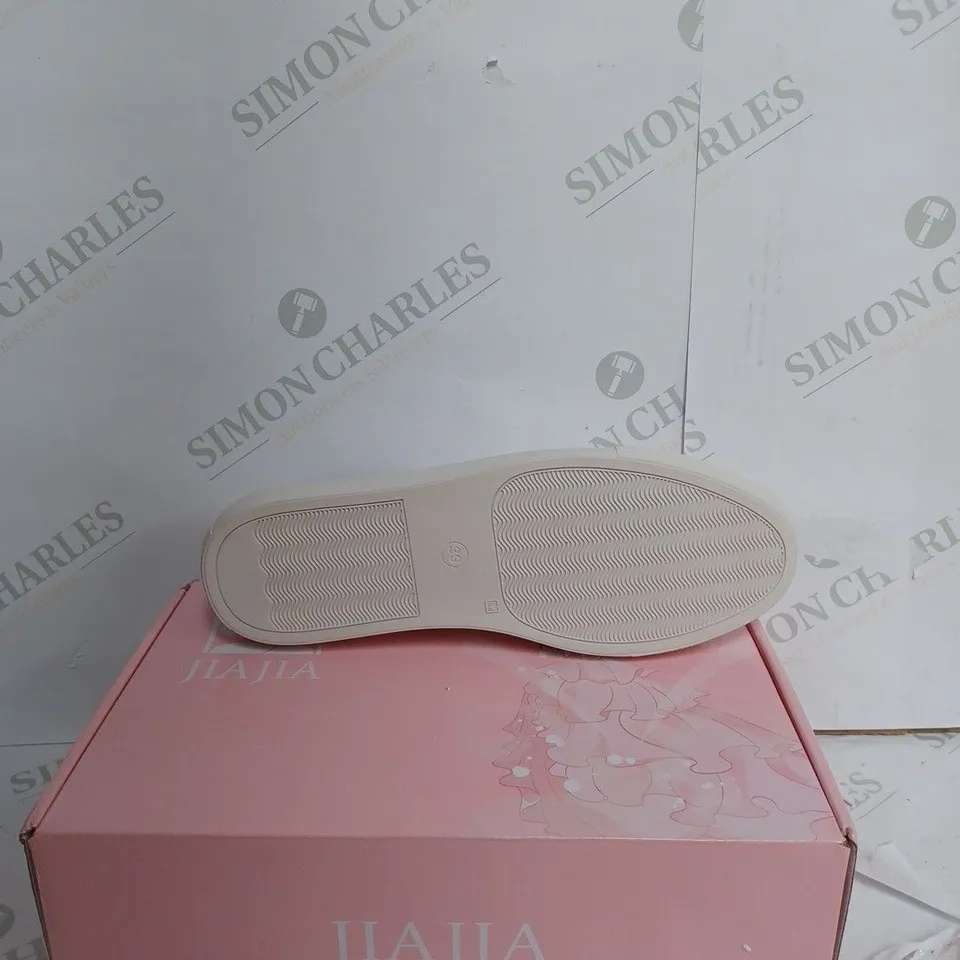 JIAJIA CLEAR WEDDING SHOES WITH FLOWER DESIGN - UK 5.5