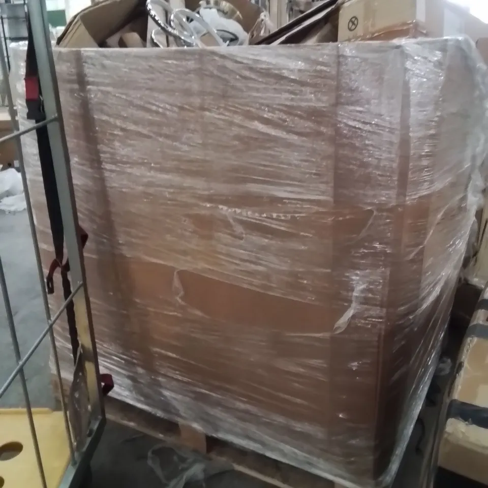 PALLET OF ASSORTED LIGHTING PRODUCTS TO INCLUDE;WALL LAMP,TABLE LAMP,PENDENT