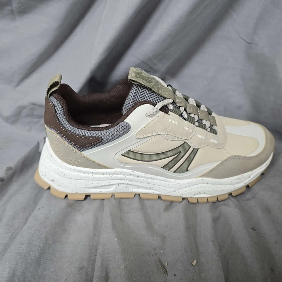 UNBOXED PAIR OF PULL & BEAR SWD TRAINERS IN BEIGE - SIZE 40